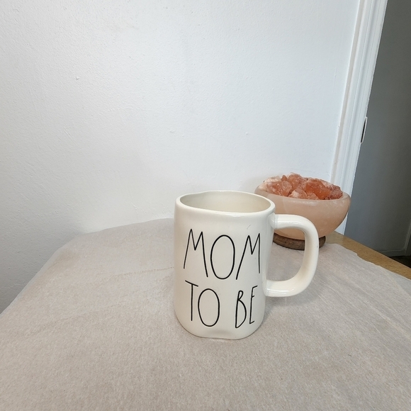 Rae Dunn Mom To Be Mug - Picture 4 of 5